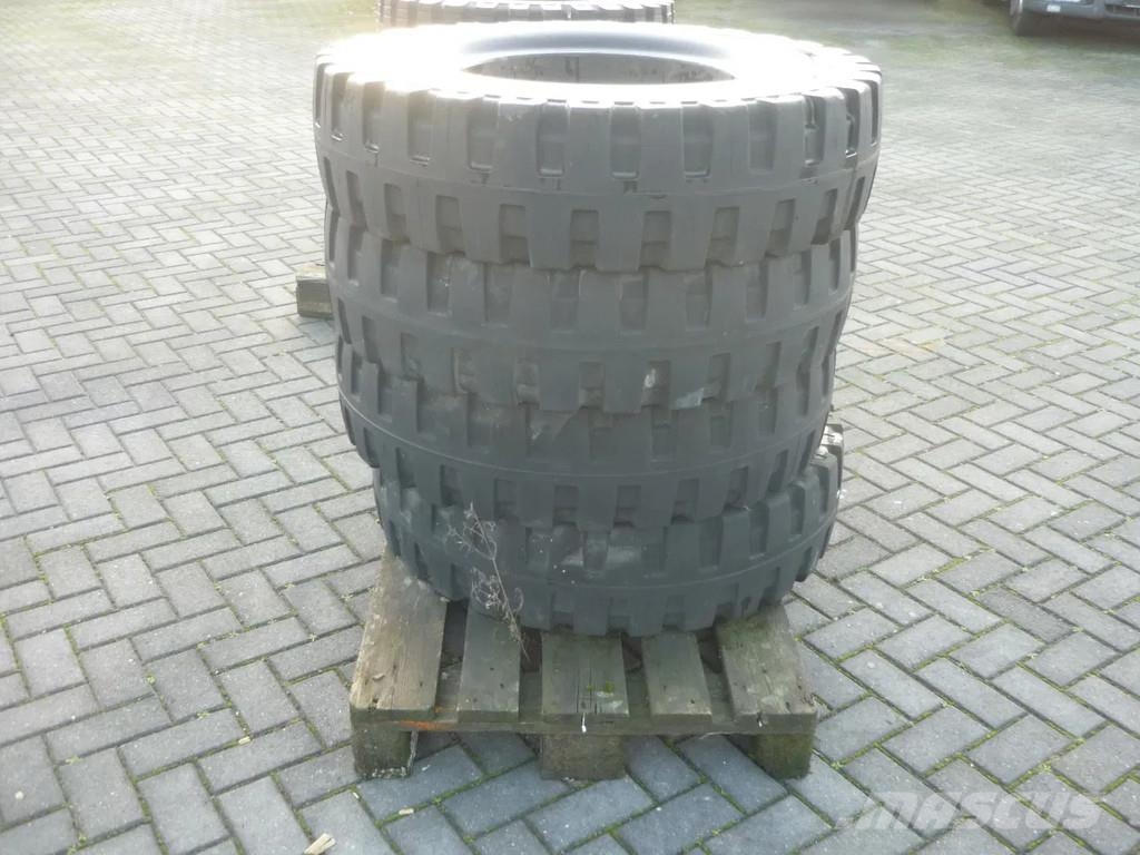 DAF Kipper/kraan Sand Grabs and Pallethooks and Tyres خطاطيف