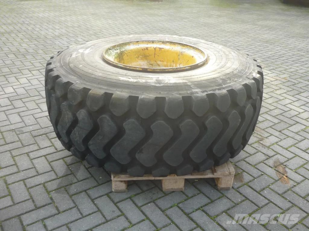 DAF Kipper/kraan Sand Grabs and Pallethooks and Tyres خطاطيف