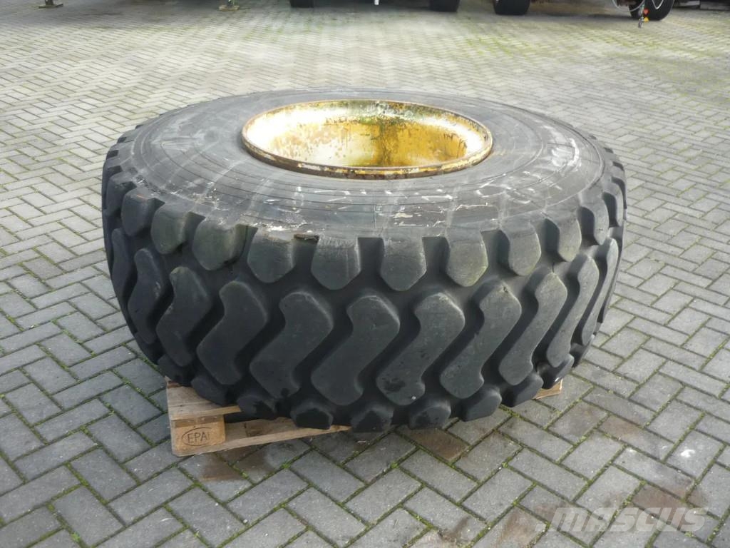 DAF Kipper/kraan Sand Grabs and Pallethooks and Tyres خطاطيف