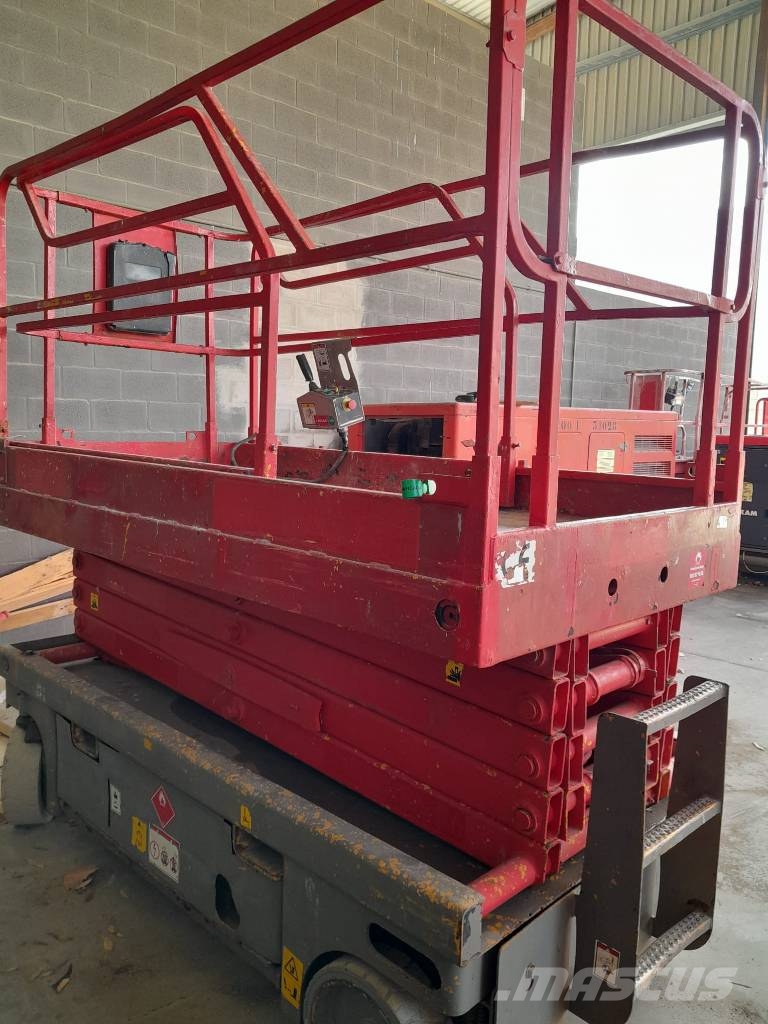 Haulotte Compact 12 AE Makazaste platforme
