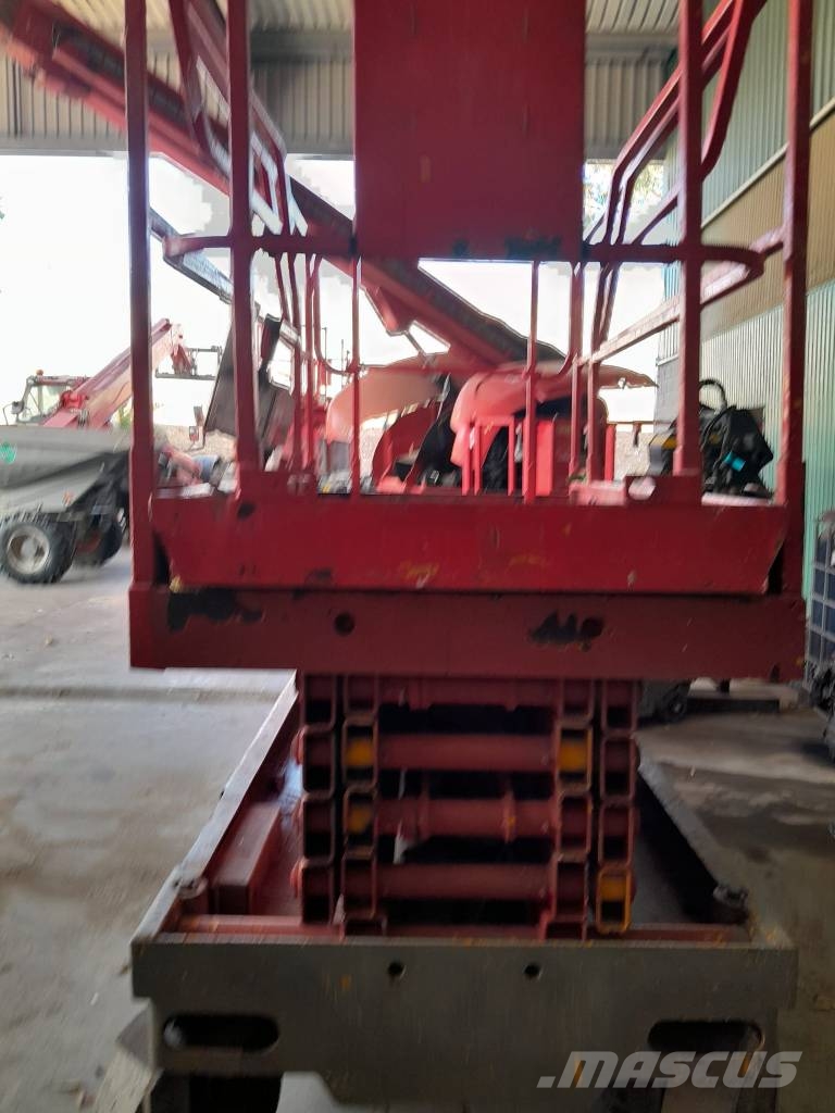 Haulotte Compact 12 AE Makazaste platforme