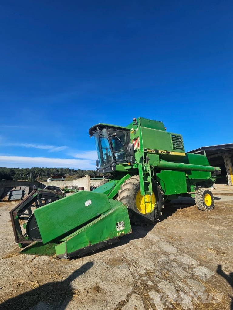 John Deere 1177 Ražas novākšanas kombaini