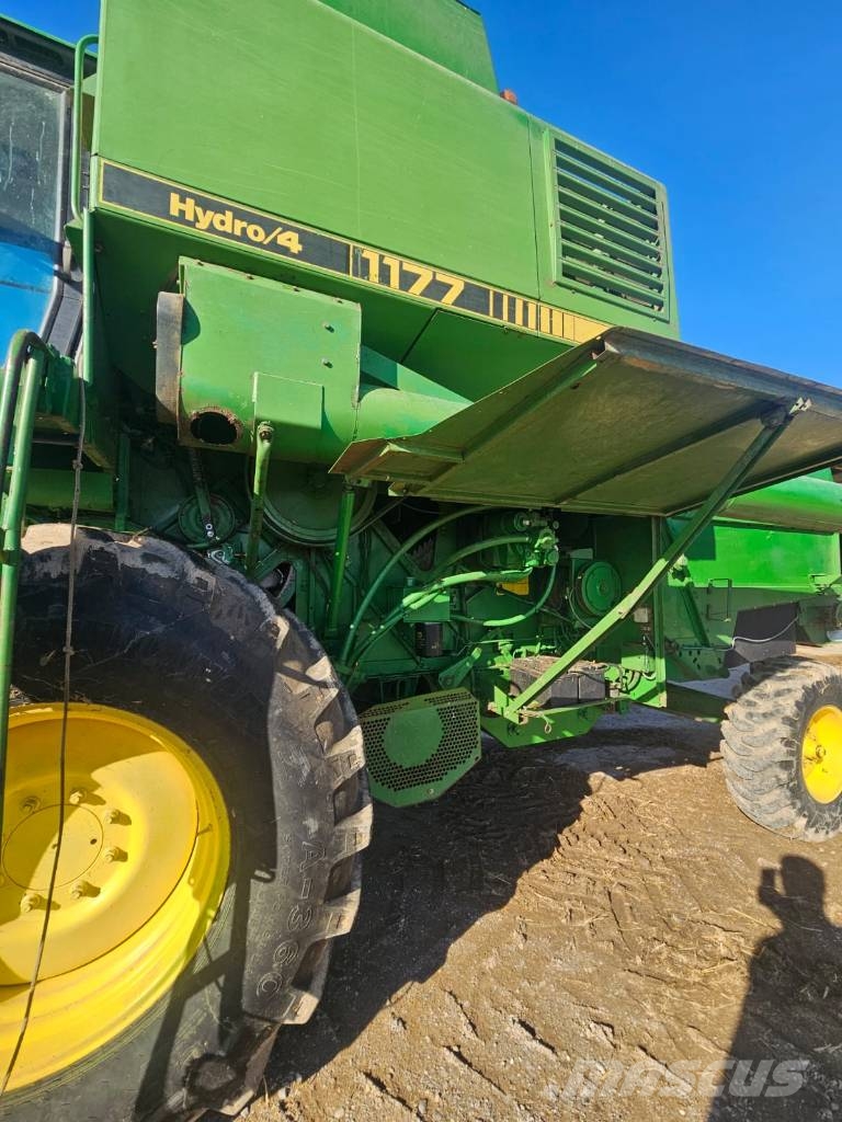 John Deere 1177 Ražas novākšanas kombaini