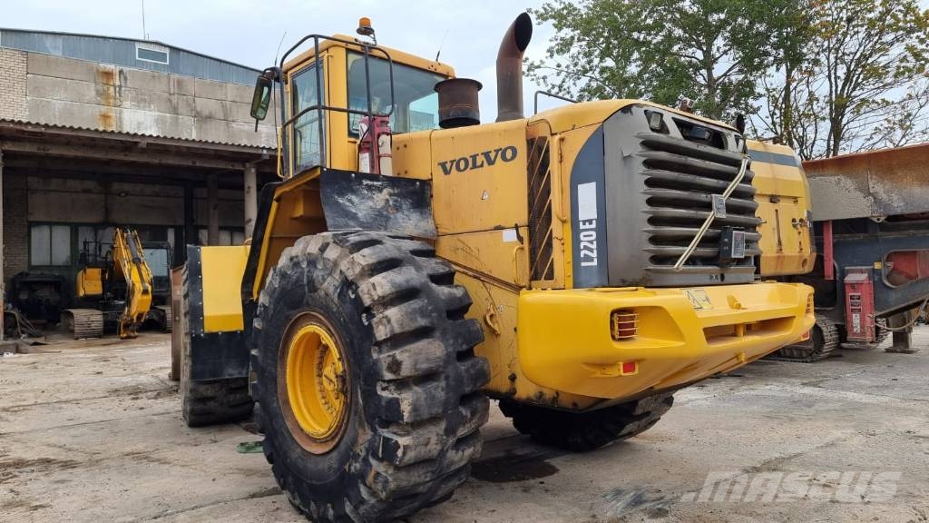 Volvo L 220 E 휠로우더