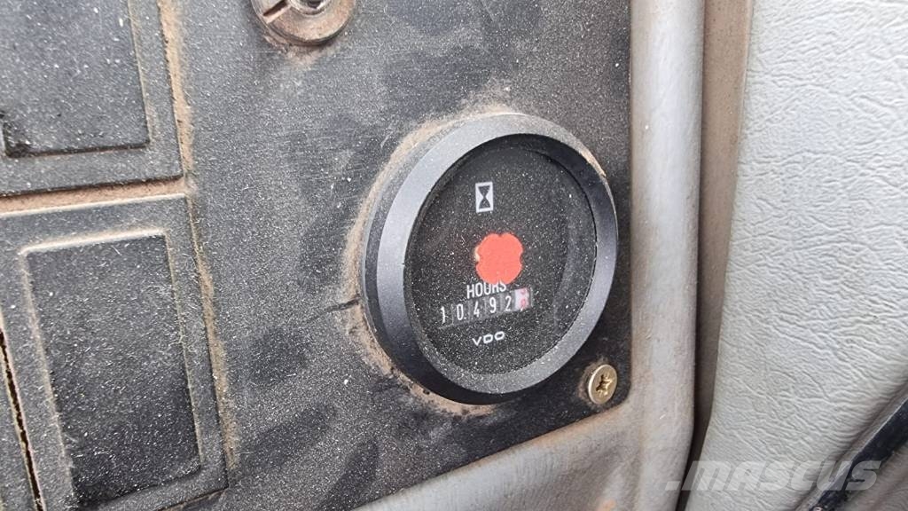 Volvo L 220 E 휠로우더