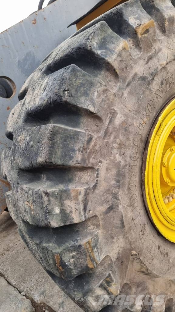 Volvo L 220 E 휠로우더
