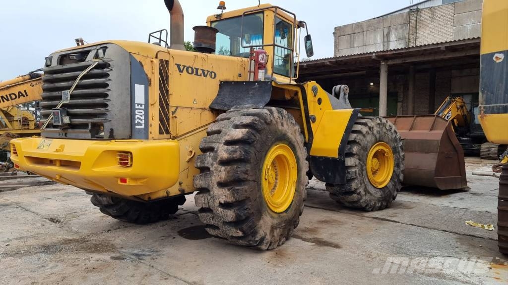 Volvo L 220 E 휠로우더