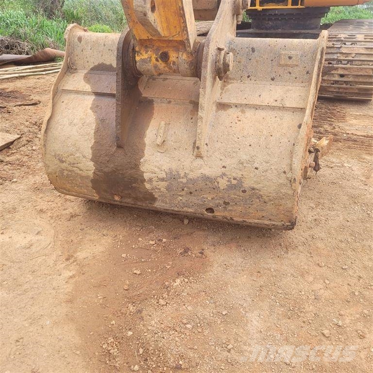 JCB JS200LC 履带挖掘机