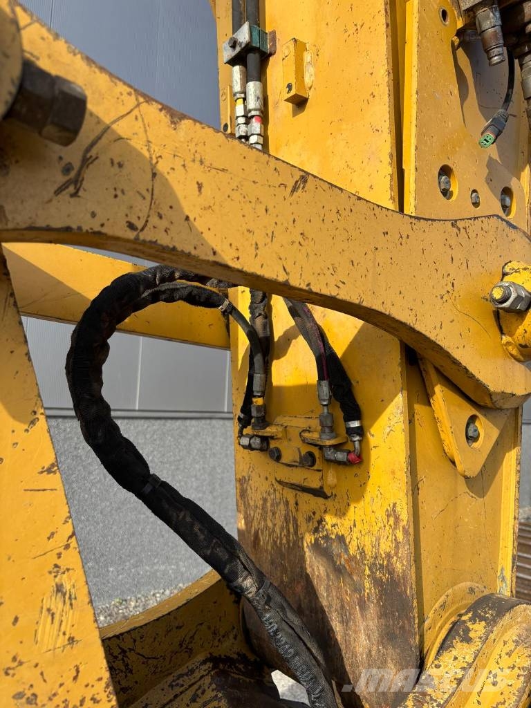 CAT 330 (NEXT GEN) Kāpurķēžu ekskavatori