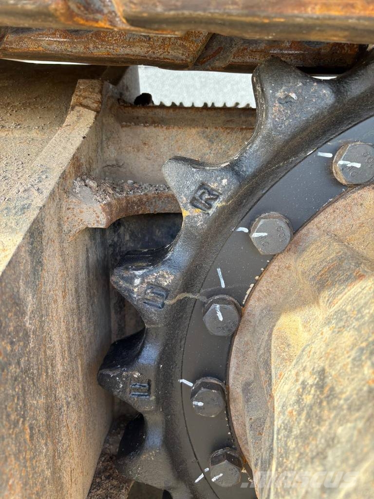 CAT 330 (NEXT GEN) Kāpurķēžu ekskavatori