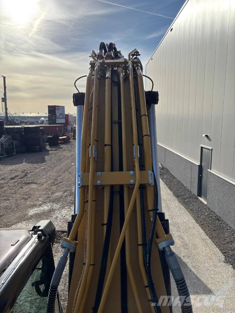 CAT 330 (NEXT GEN) Kāpurķēžu ekskavatori