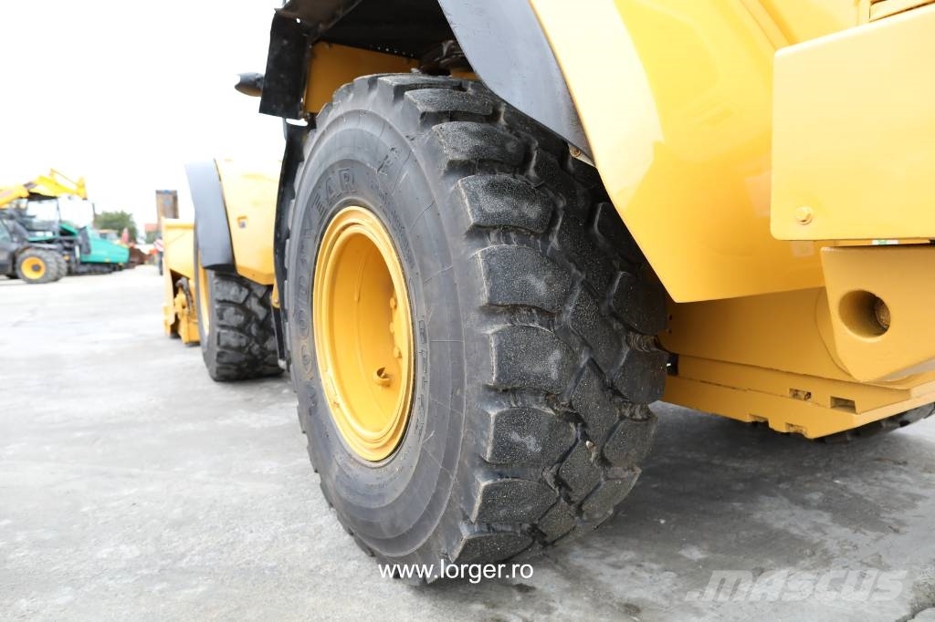 CAT 938 M 轮式装载机