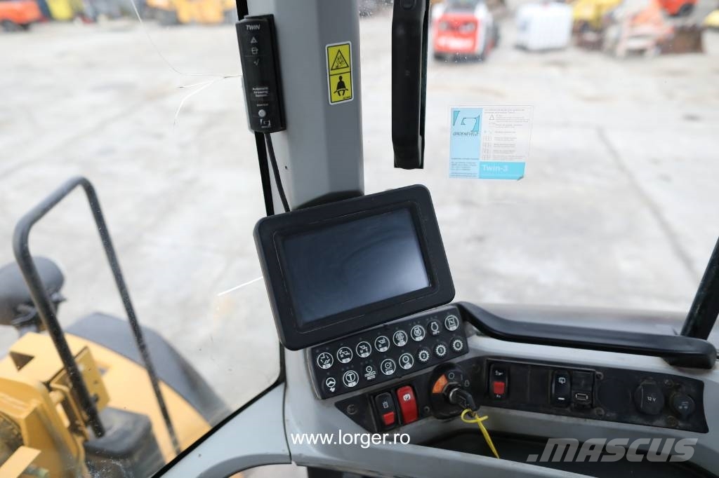 CAT 938 M 轮式装载机