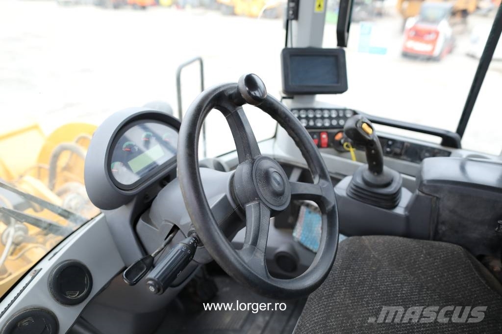 CAT 938 M 轮式装载机