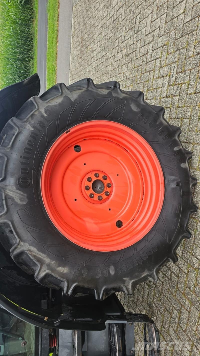 CLAAS Arion 610 CIS Traktorit
