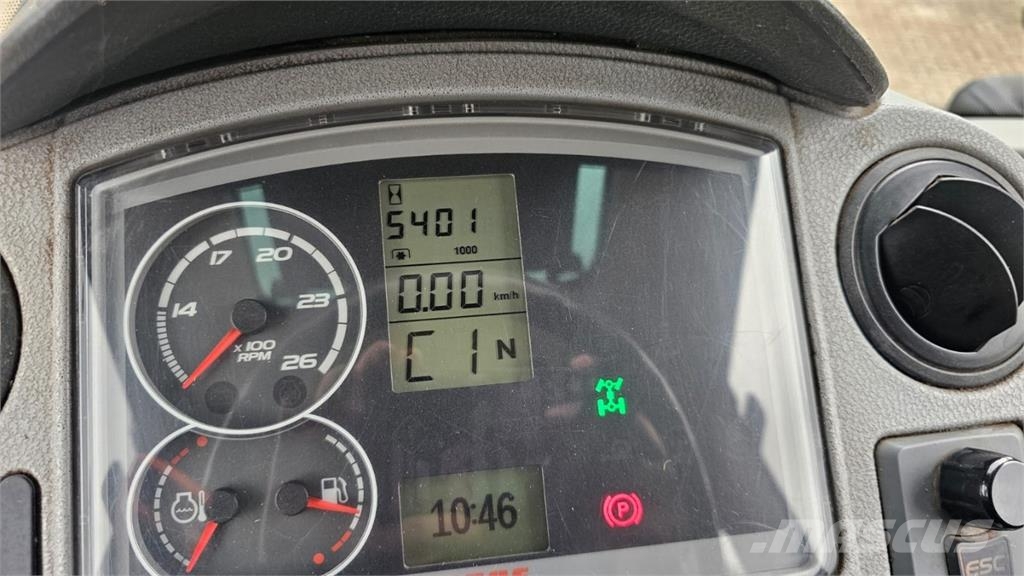 CLAAS Arion 610 CIS Traktorit