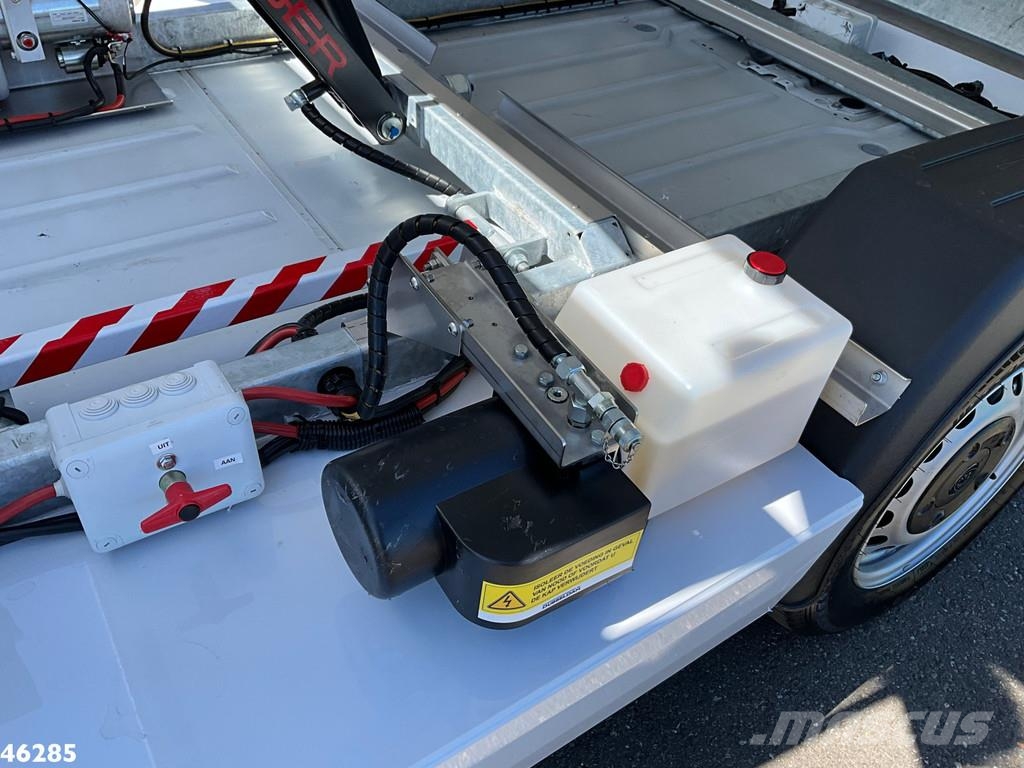Peugeot E-Expert 100% elektrisch kippende zijlader Müllwagen