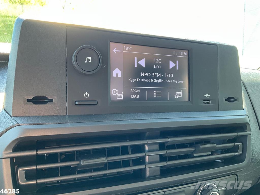 Peugeot E-Expert 100% elektrisch kippende zijlader Müllwagen