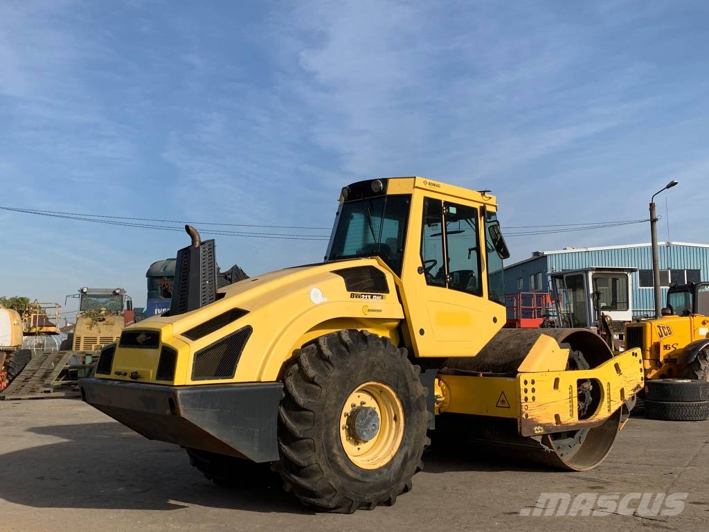 Bomag BW 213 D H-4 i Valjci sa jednim bubnjem