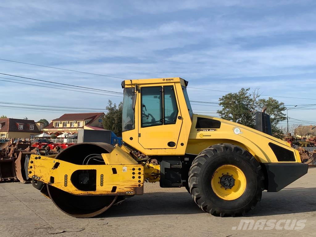 Bomag BW 213 D H-4 i Valjci sa jednim bubnjem
