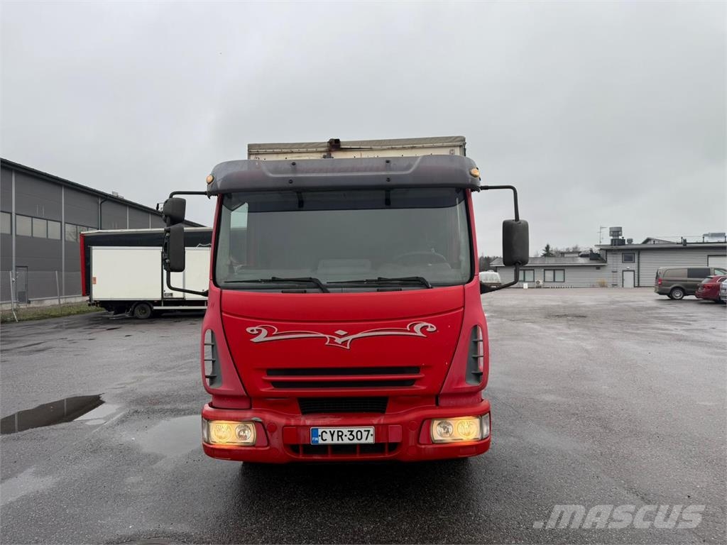 Iveco Eurocargo 120EL 4x2 Camiones de caja de lona