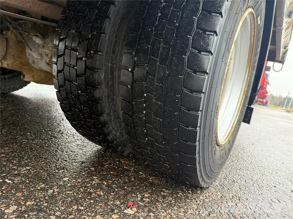 Iveco Eurocargo 120EL 4x2 Camiones de caja de lona