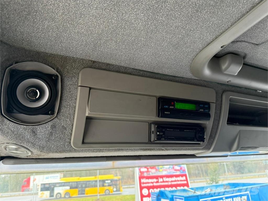 Iveco Eurocargo 120EL 4x2 Camiones de caja de lona