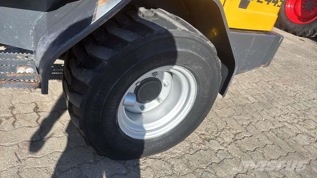 Schäffer 2445 لوادر بعجل