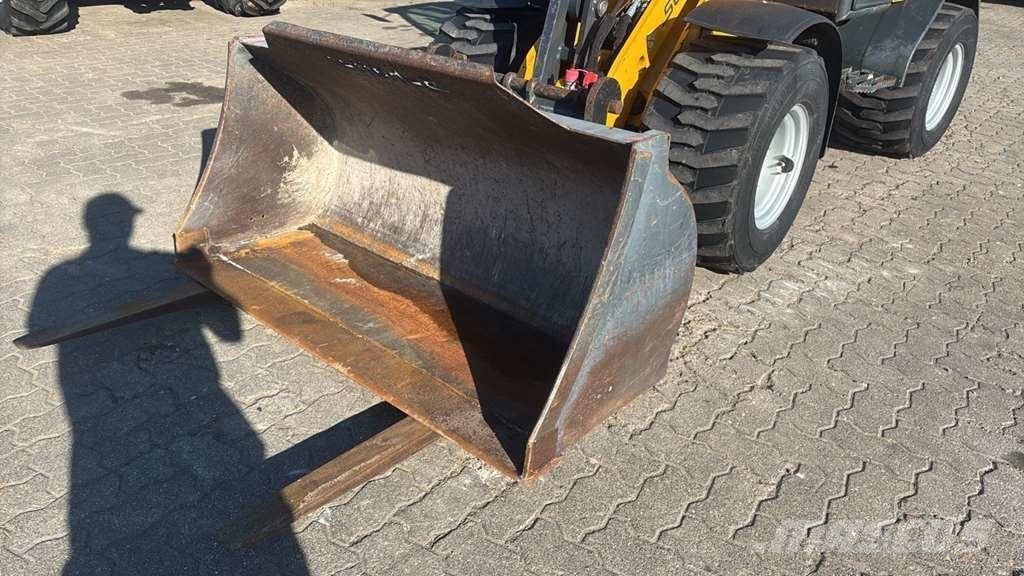 Schäffer 2445 لوادر بعجل