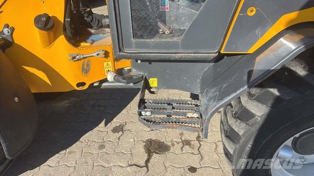 Schäffer 2445 لوادر بعجل