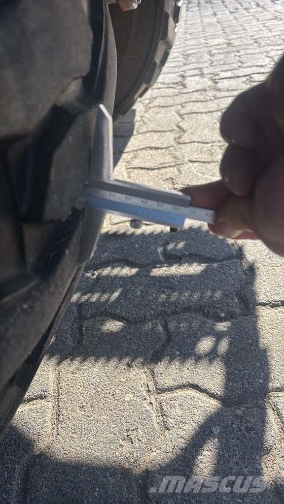 Schäffer 2445 لوادر بعجل