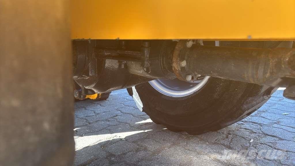 Schäffer 2445 لوادر بعجل