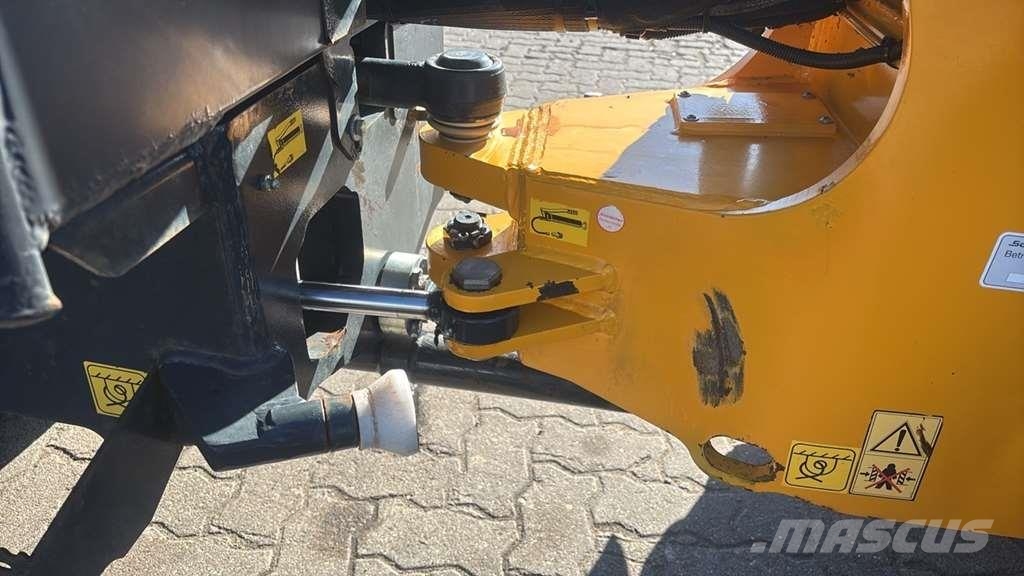 Schäffer 2445 لوادر بعجل