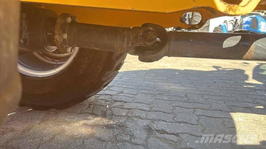 Schäffer 2445 لوادر بعجل