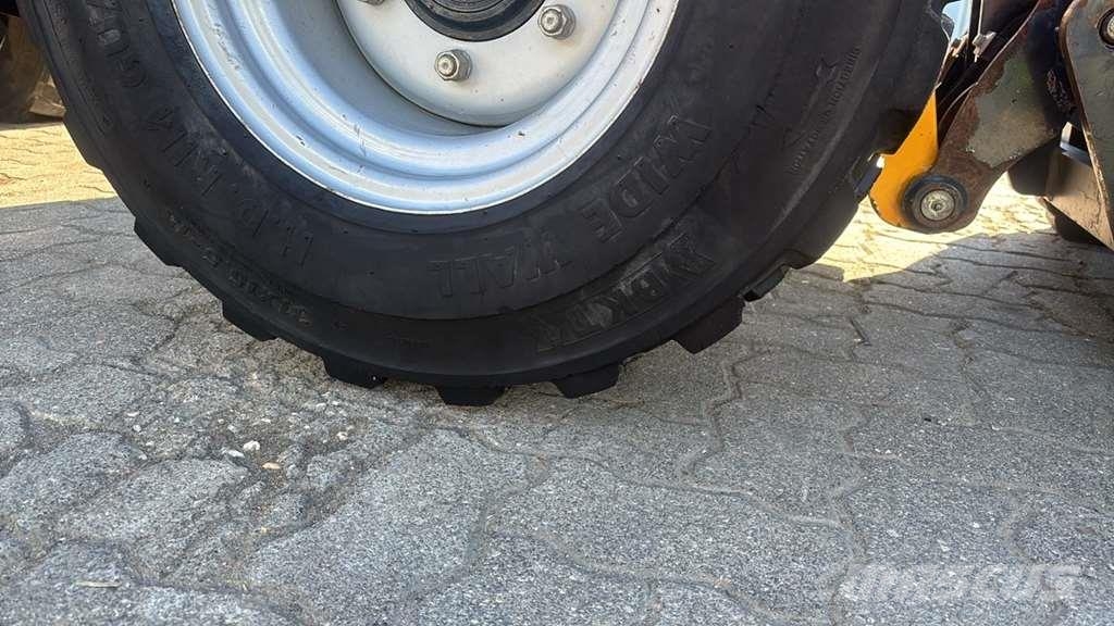 Schäffer 2445 لوادر بعجل