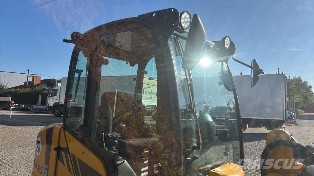 Schäffer 2445 لوادر بعجل