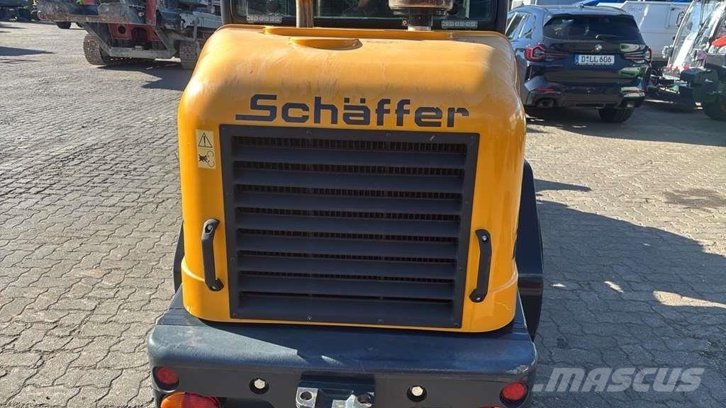 Schäffer 2445 لوادر بعجل