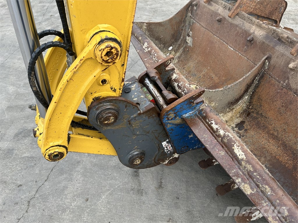 Komatsu PC 80 MR-5 حفارات وسط 7 طن - 12 طن
