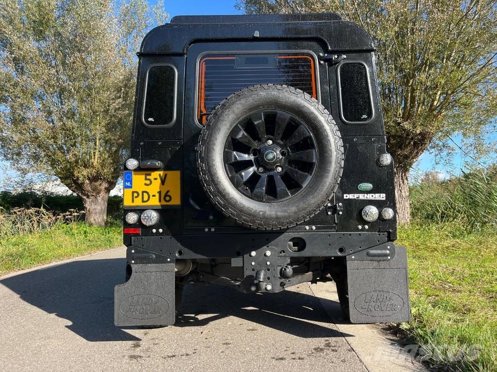 Land Rover Defender X tech with black pack Kistehergépjárművek