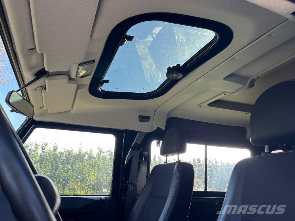 Land Rover Defender X tech with black pack Kistehergépjárművek