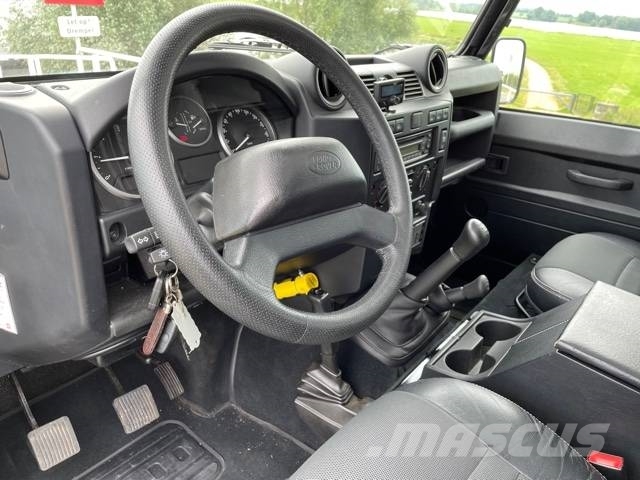 Land Rover Defender X tech with black pack Kistehergépjárművek