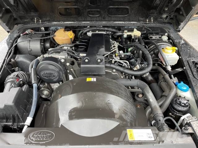 Land Rover Defender X tech with black pack Kistehergépjárművek
