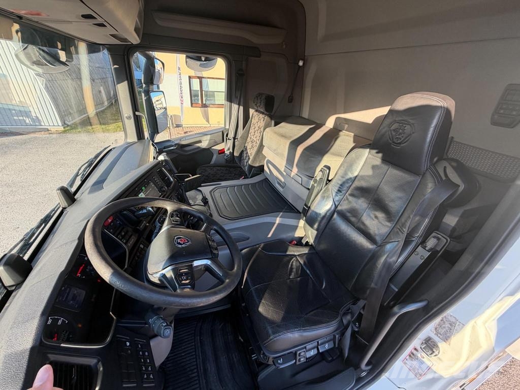 Scania P450 6x2*4 CARRIER SUPRA 1150 + RETARDER شاحنات بدرجة حرارة قابلة للضبط