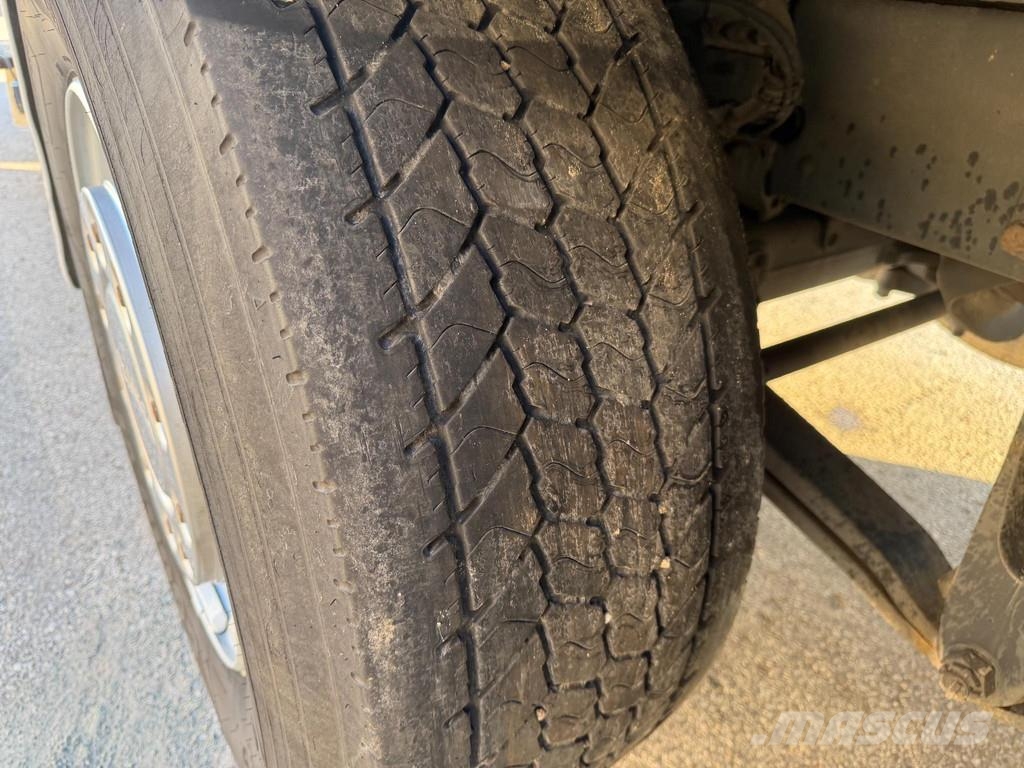 Scania P450 6x2*4 CARRIER SUPRA 1150 + RETARDER شاحنات بدرجة حرارة قابلة للضبط