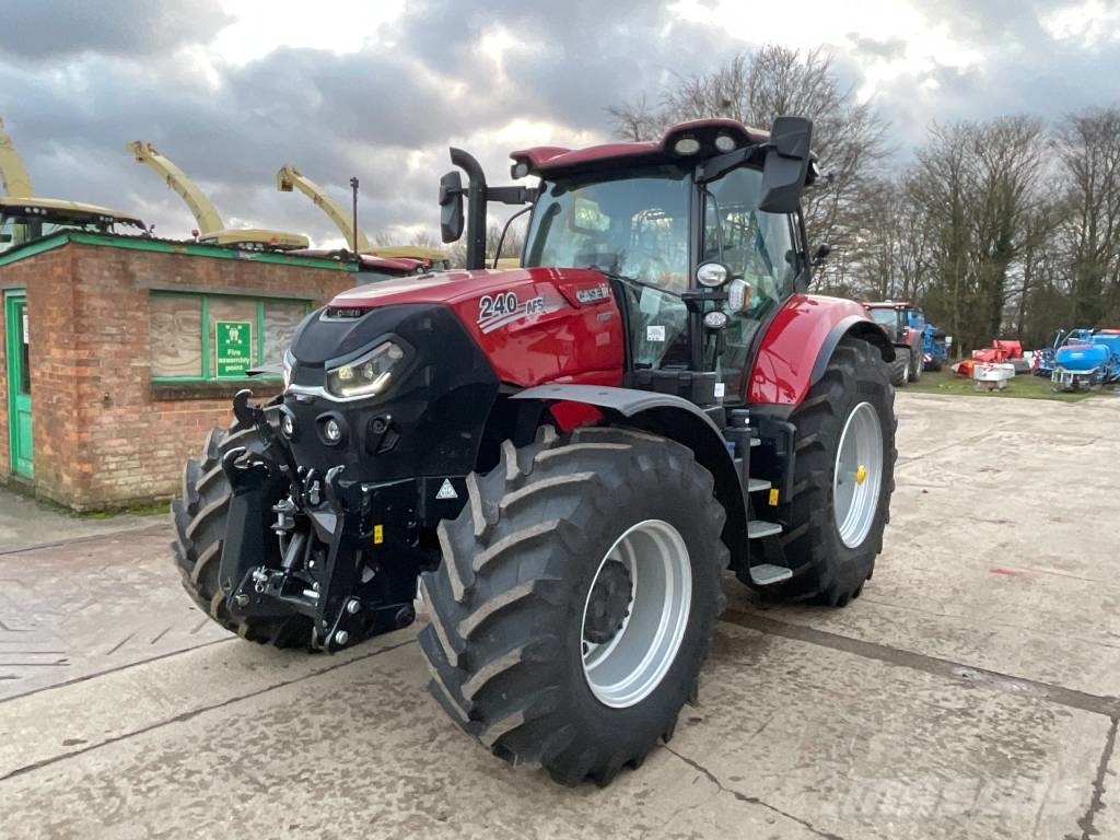 Case Ih Puma 240 CVX, 2024, Chipping Norton, Oxfordshire, イギリス