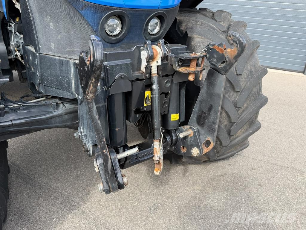 New Holland T7.245 Autocommand Traktory