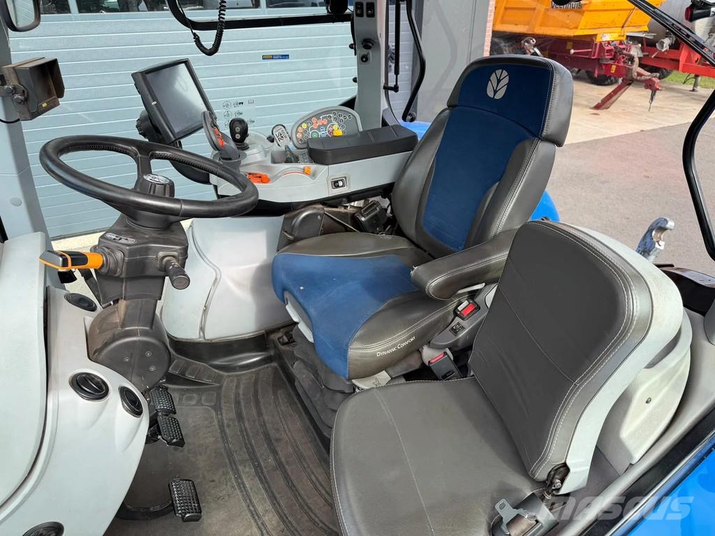 New Holland T7.245 Autocommand Traktory