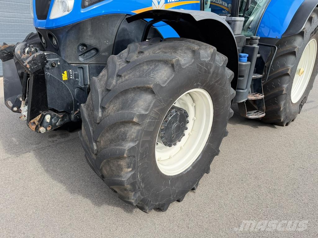 New Holland T7.245 Autocommand Traktory
