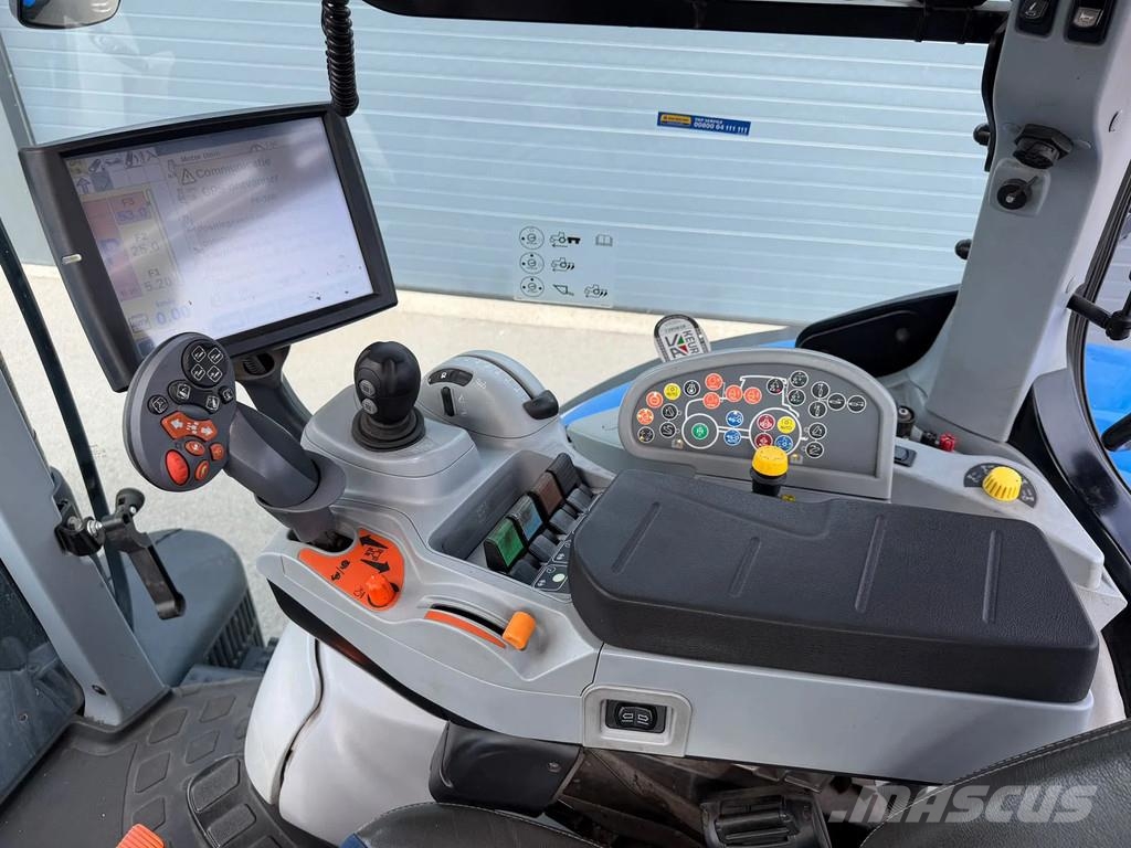 New Holland T7.245 Autocommand Traktory