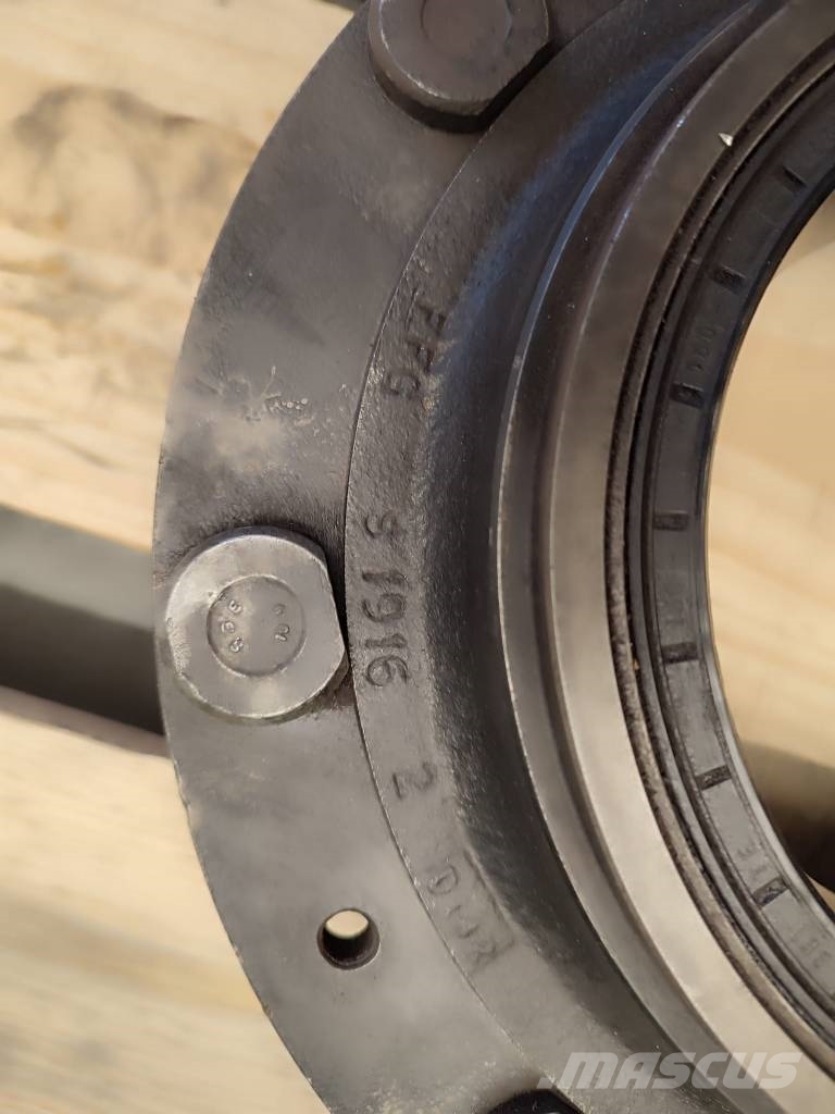 Wheel hub V31796100 304539 Deutz-fahr 6.31 DX 轴